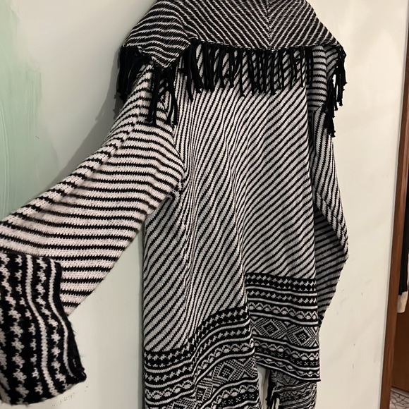 Anthony Richards. Open Front Striped Fringe Cardigan one size - Picture 6 of 11